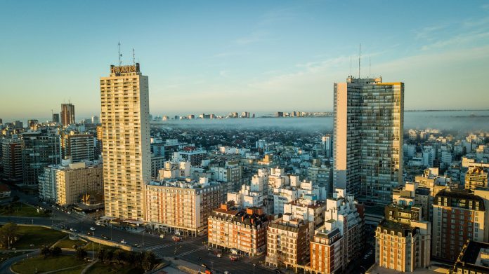 De alfajores y edificios: la vida del griego que empezó vendiendo corbatas en la calle y construyó dos íconos de Mar del Plata