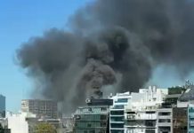 Incendio en pleno microcentro: evacuaron a más de 200 personas de un edificio en donde funciona una aseguradora