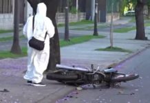 Tragedia en el barrio porteño de Barracas: un motociclista de 19 años chocó contra un árbol y murió en el acto