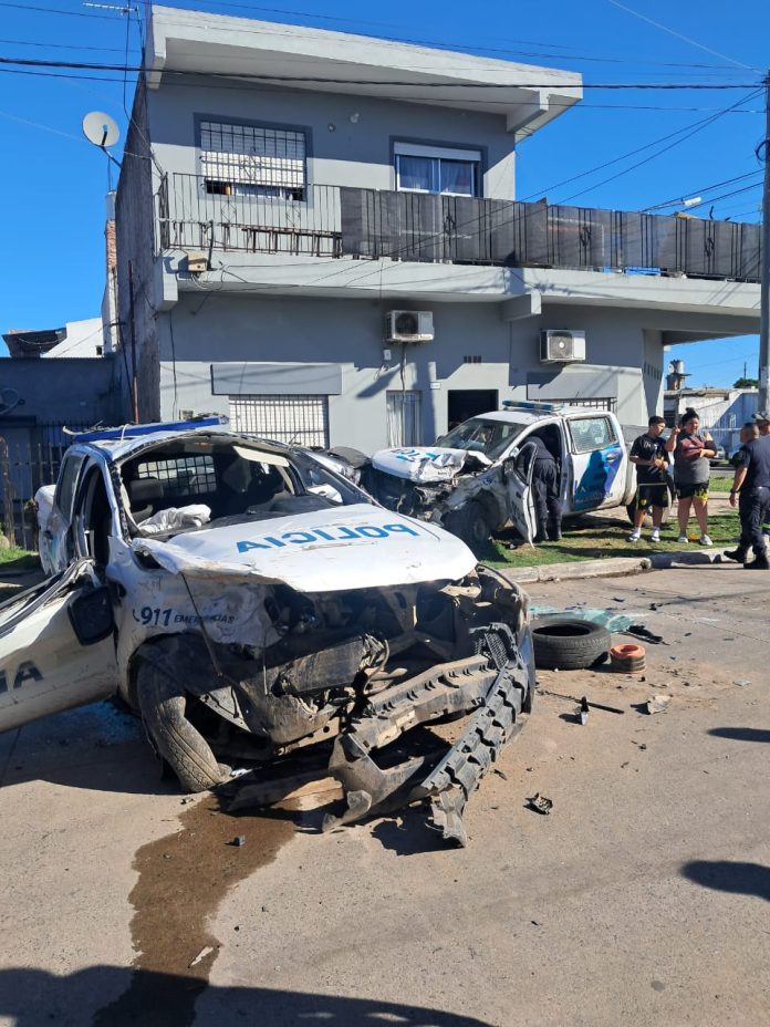 Dos patrulleros chocaron durante una persecución en La Matanza y cuatro policías fueron hospitalizados