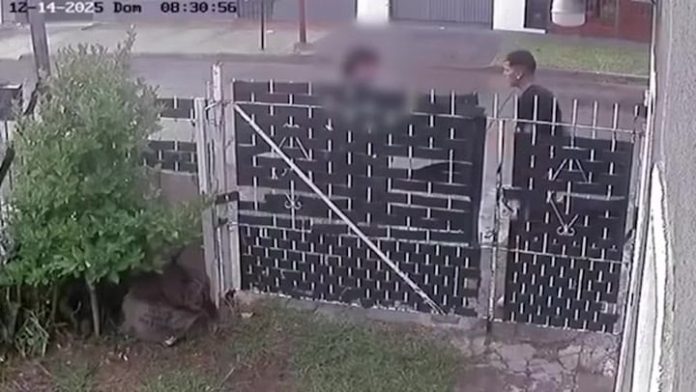 Iban a robarle, tiró su celular a la casa de un vecino y se enfrentó con el ladrón: “A mí no me vas a asaltar”