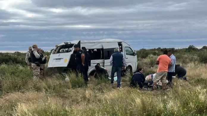 Volcó una furgoneta en la que viajaba un grupo religioso en Mendoza: hubo 14 heridos, incluido un menor en grave estado
