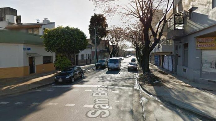 Una policía peleó con su pareja, disparó al aire con su pistola reglamentaria frente a su hijo y fue detenida