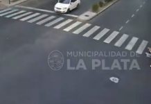 Brutal ataque en patota a una mujer a la salida de un boliche en La Plata: el video