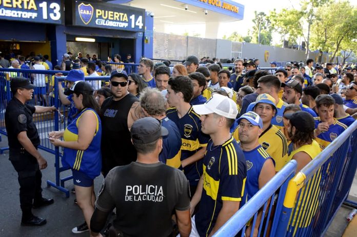 Fuerte despliegue de seguridad en los estadios de Boca, San Lorenzo y Barracas: 73 trapitos demorados y casi 300 infracciones